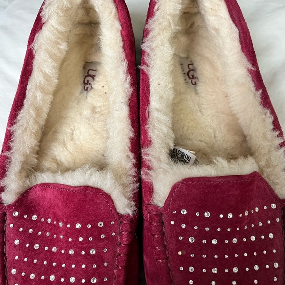 Ugg moccasin slippers - Picture 2 of 11